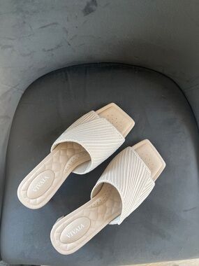 Women's Beige Slide Sandals - Comfortable Open-Toe Slides